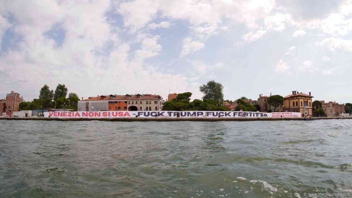 “Venezia non si Usa”: la protesta a Venezia contro l’arrivo del mega yacht dell’ambasciatore Fertitta