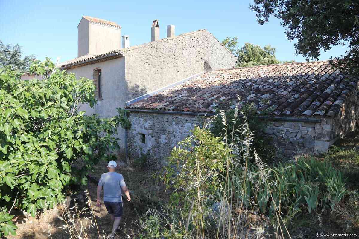 « Il y a tous les corps de métiers » : cette association du centre Var restaure l’ermitage de son village depuis 14 ans