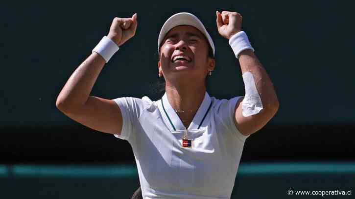 Adiós a la campeona: Eala dio el batacazo en Wimbledon y eliminó a Swiatek