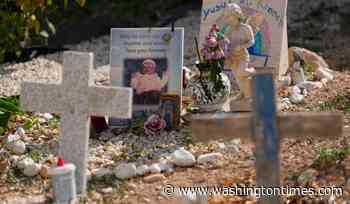 Pope marks July 4 by praying in Lampedusa for migrants who died seeking freedom and prosperity