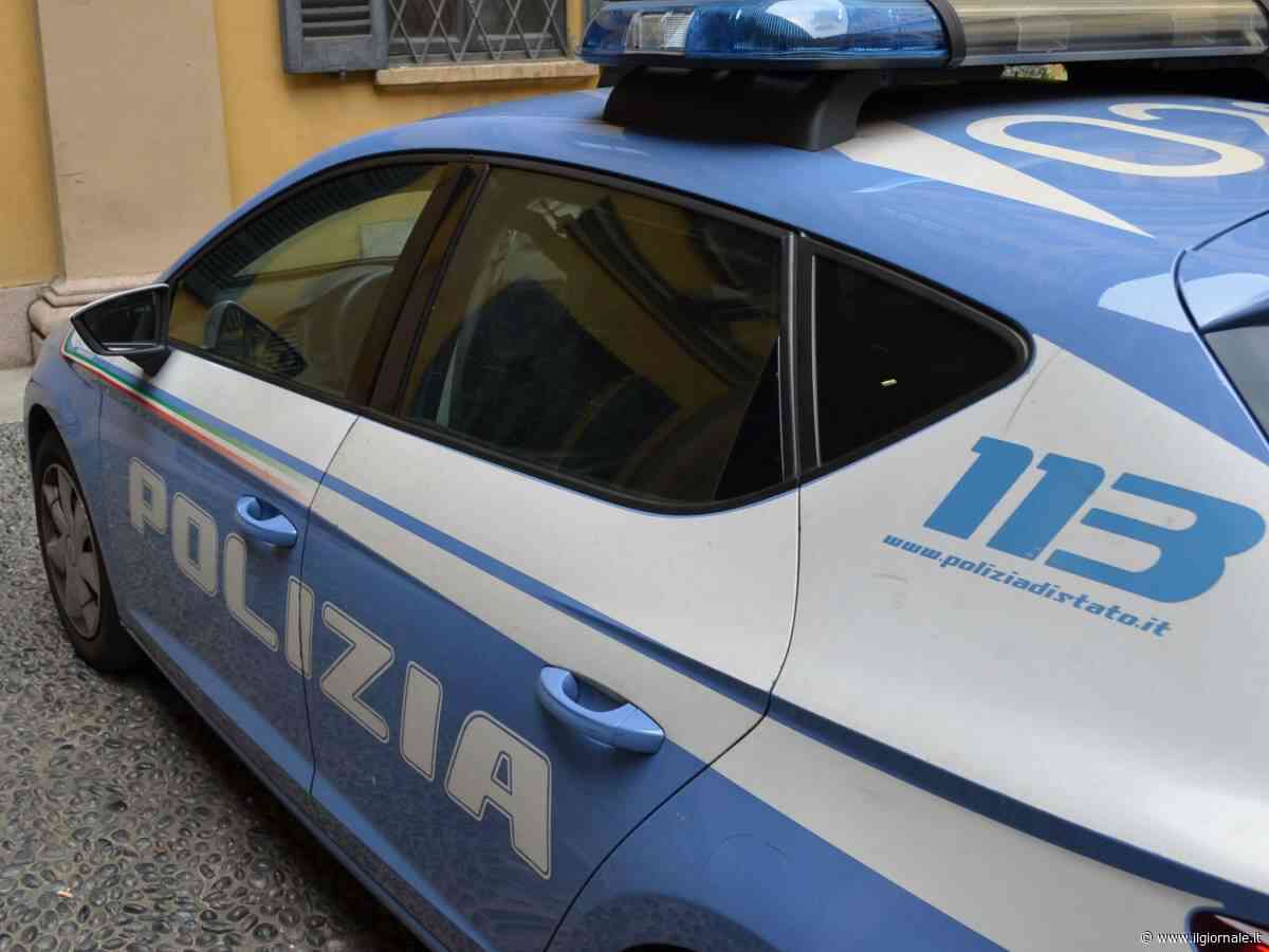 Milano, 19enne non si ferma all'alt e viene arrestato: un poliziotto ferito nell'inseguimento