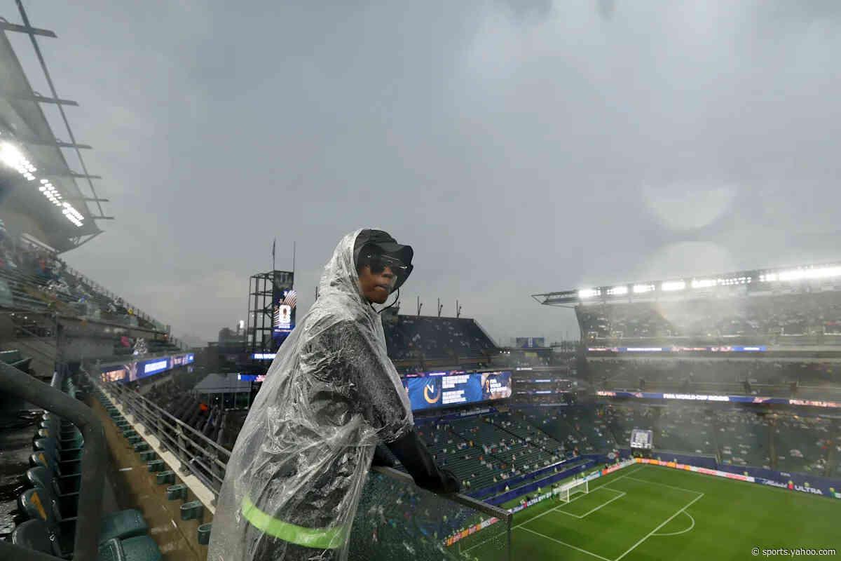⛈️ Weather chaos in the USA! World Cup last-16 tie faces delay