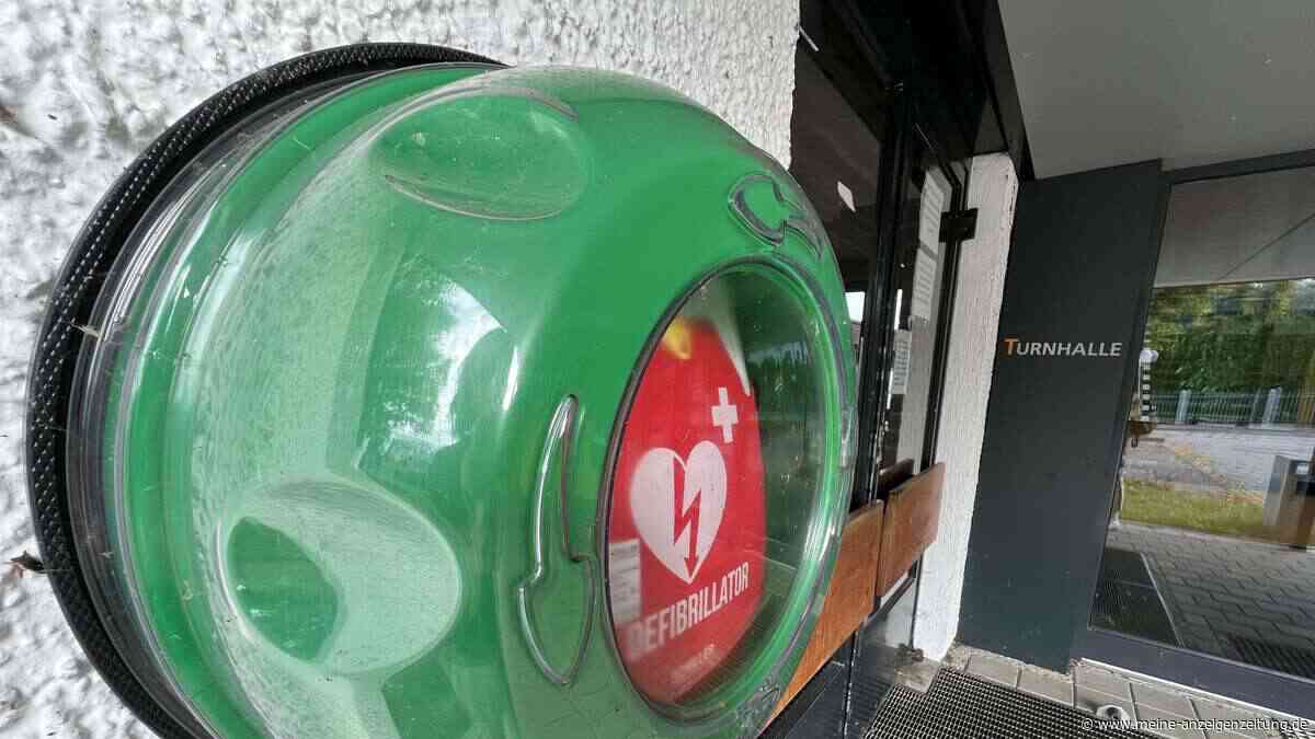 Oberding stockt Zahl der Defibrillatoren auf 29 Geräte auf