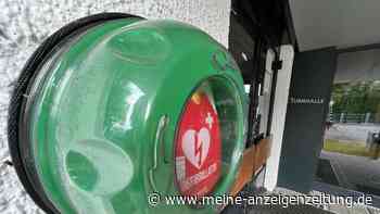 Oberding stockt Zahl der Defibrillatoren auf 29 Geräte auf