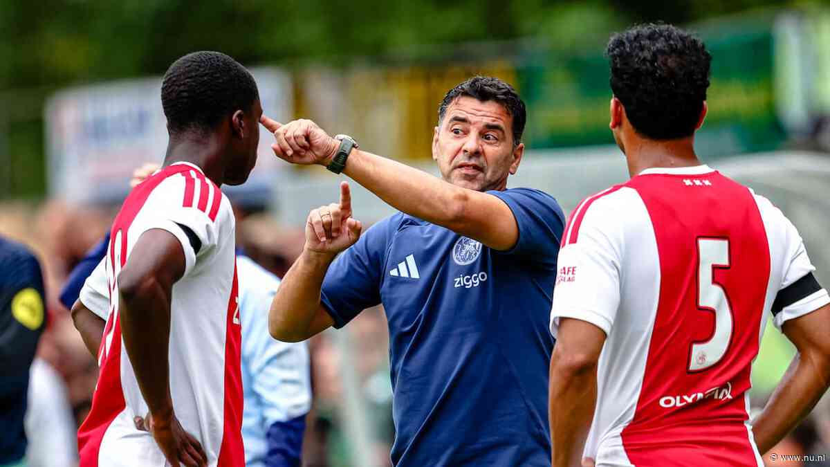 Ajax verliest van Panathinaikos in eerste oefenduel onder nieuwe trainer Míchel