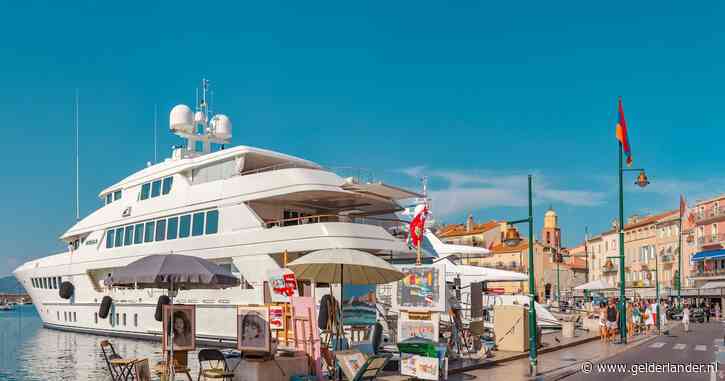 Jachten, sushi van 500 euro, suites van 9900 per nacht: in Saint-Tropez draait alles om zien en gezien worden