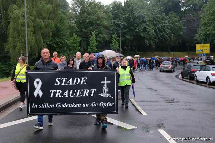 Gedenken in Stade und Garbsen – Hunderte nehmen Anteil