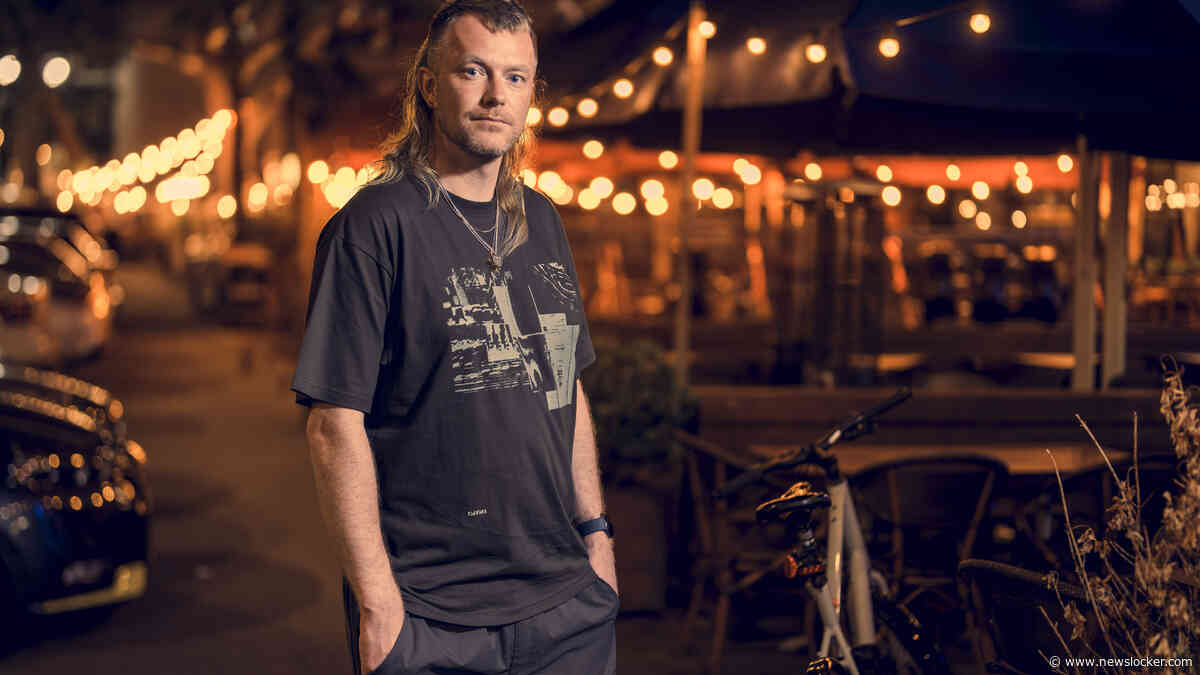 Thys (33) is Nachtburgemeester van Rotterdam: ’Mijn mails beantwoord ik op de fiets bij een rood stoplicht’
