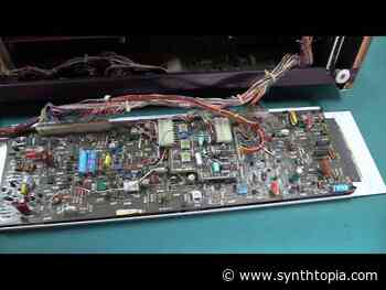 Vintage Synth Demo Of The Rare Moog Minitmoog