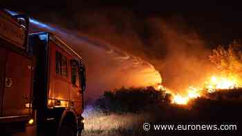 Firefighters battle major wildfire in southern France