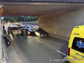 Meerdere voertuigen betrokken bij aanrijding onder tunnel
