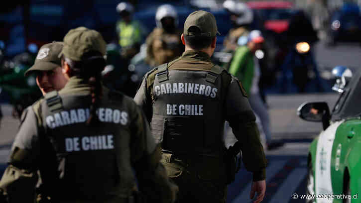 Detienen a cinco menores tras intentar atropellar a carabineros: portaban diversas armas