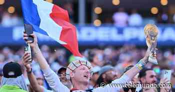 La hinchada francesa toma Philadelphia y celebran en grande el gol de Mbappé