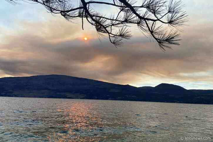 Smoke from wildfire near Boston Bar fills Okanagan skies