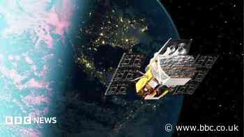 Nasa launches mission to save falling space telescope