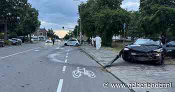 Bestuurder raakt macht over stuur kwijt in Nijmegen, botst met auto