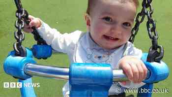 Parents in 50km walk in memory of 16-month-old boy