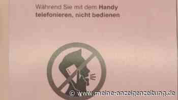 Schild an Fleischtheke sorgt für Wirbel: Kunden am Handy werden nicht mehr bedient