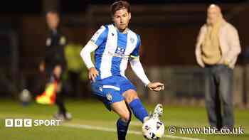 Left-back Iandolo signs new Colchester deal