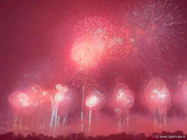 Fuochi d’artificio (italiani) da record per i 250 anni degli Stati Uniti ma è polemica per l’inquinamento