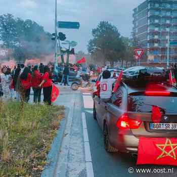 Marokko bereikt kwartfinale, feest op rotonde in Enschede