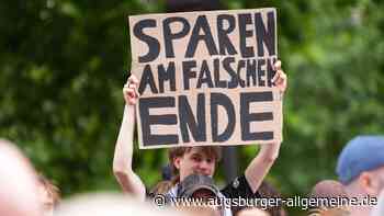 70 Menschen protestieren gegen Kürzungen im Sozialbereich