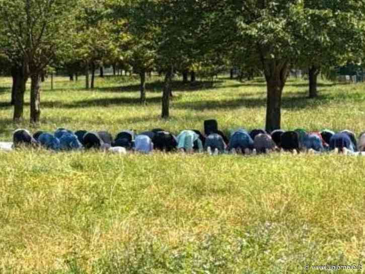 Parco trasformato in moschea, l'ira della Lega