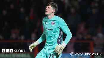 Gillingham sign keepers Wright and MacLorg