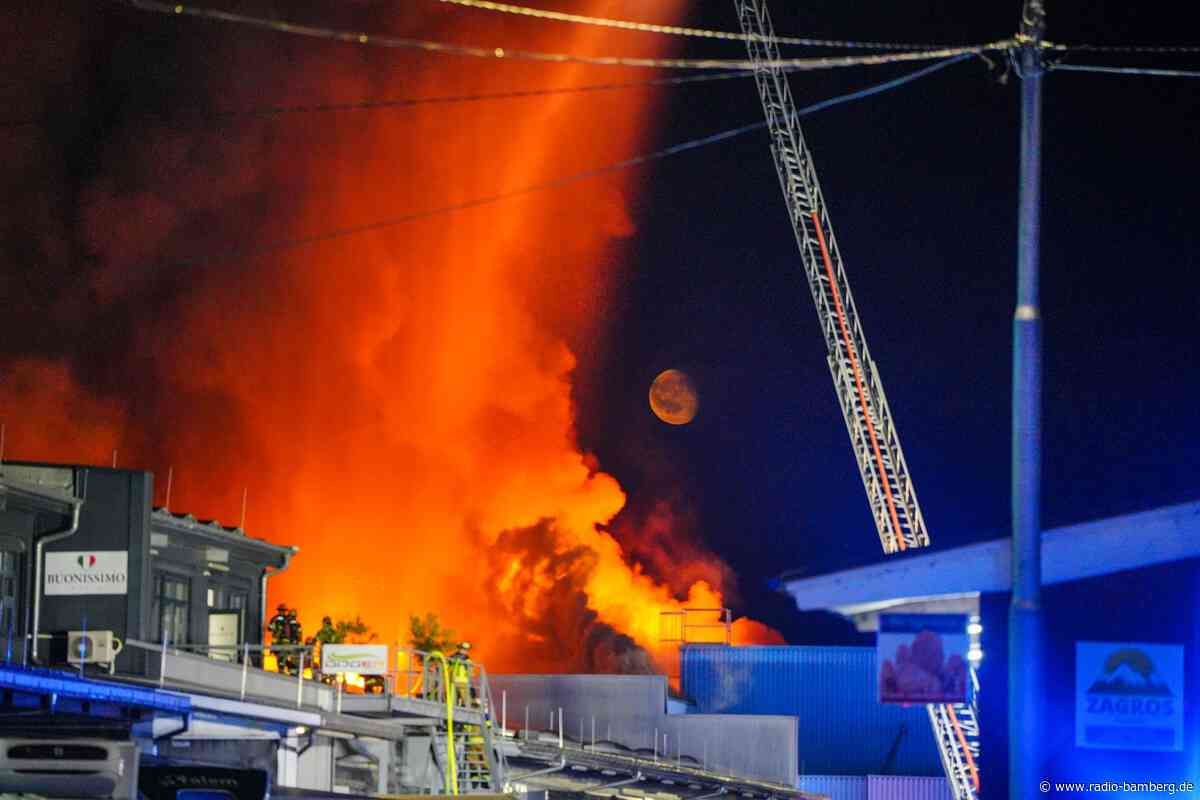 Brand auf Stuttgarter Großmarkt verursacht Millionenschaden