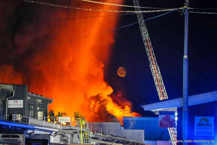 Brand auf Stuttgarter Großmarkt verursacht Millionenschaden