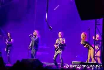 Watch: MÖTLEY CRÜE Performs 'Take Me To The Top' For First Time In More Than Four Decades