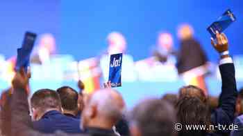 Parteitag unter Druck: AfD setzt auf Geschlossenheit - Erfurt erlebt heftige Proteste