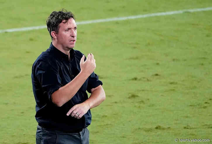 Liverpool legend throws coaching credentials into the mix following Thiago comments