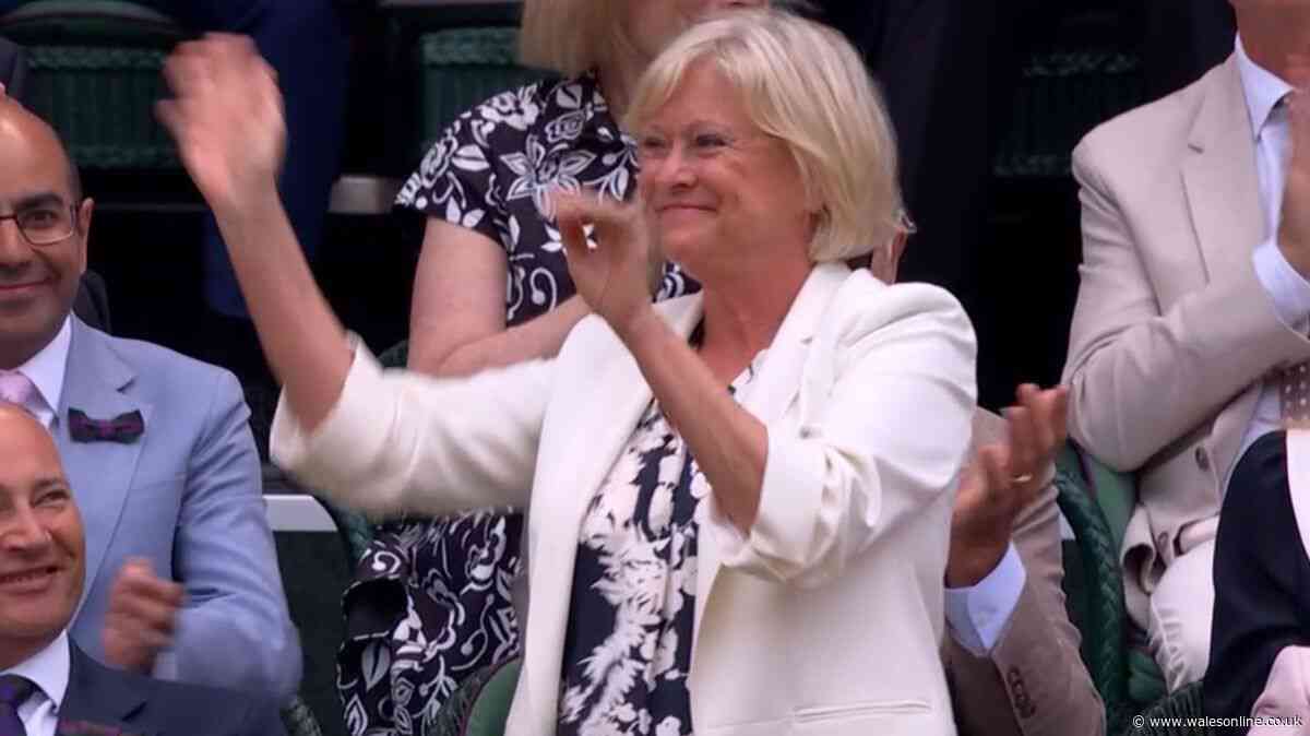 Wimbledon crowd make feelings clear on Sue Barker as BBC icon returns