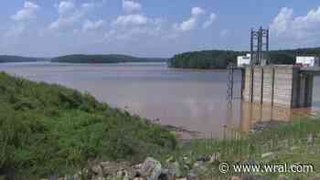 Search resumes for teen swimmer who went missing at Jordan Lake during family outing