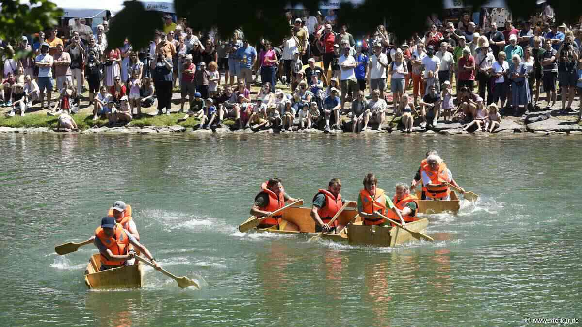 Volksfest an der Loisach: 1000 Fans feiern bei verrücktester Regatta der Region