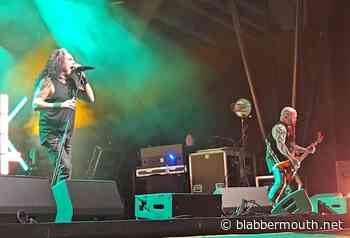 Watch: KERRY KING Returns To Live Stage For First Time In Nine Months