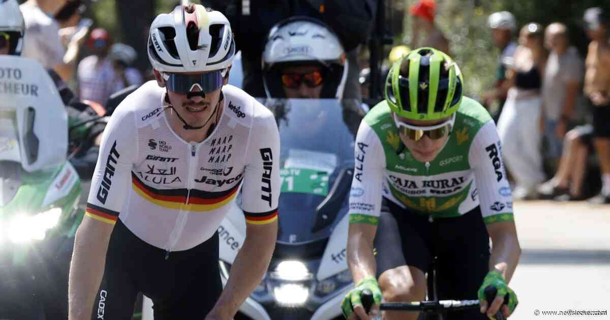 Nederlander doet gooi naar bolletjestrui, peloton houdt vluchters binnen schot op weg naar finale in Barcelona