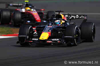 VIDEO: Max Verstappen verliest controle over RB22 en valt uit tijdens Britse Grand Prix