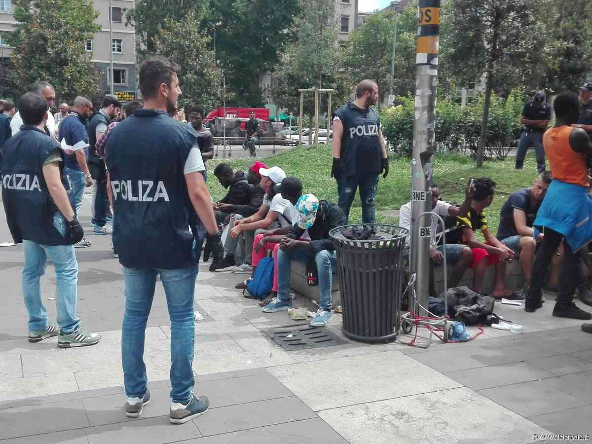 Irregolare e con precedenti minaccia la direttrice di un centro per migranti: straniero espulso e portato in un Cpr