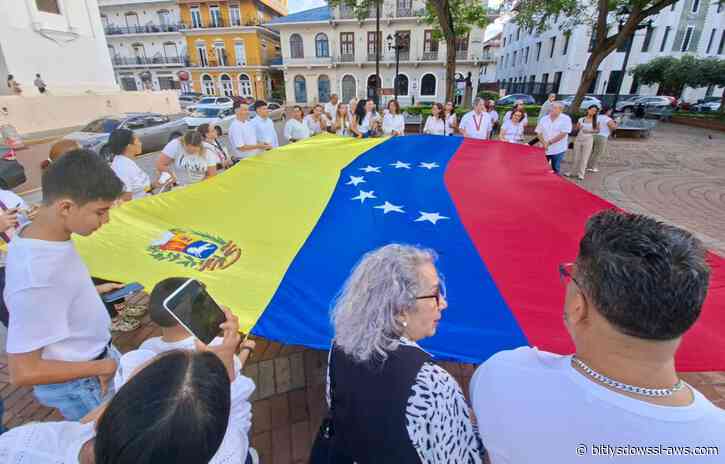Venezolanos en Panamá participan en misa en honor a víctimas de los terremotos
