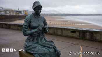 Gansey Girl seaside statue inspires musical