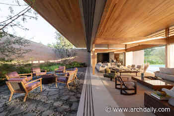 CR Residence / Lucas Takaoka