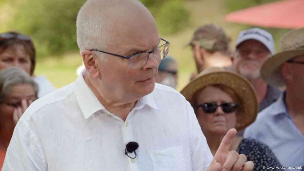 Antiques Roadshow guest in Wales 'had no idea' as gifted jewels valued over £30k