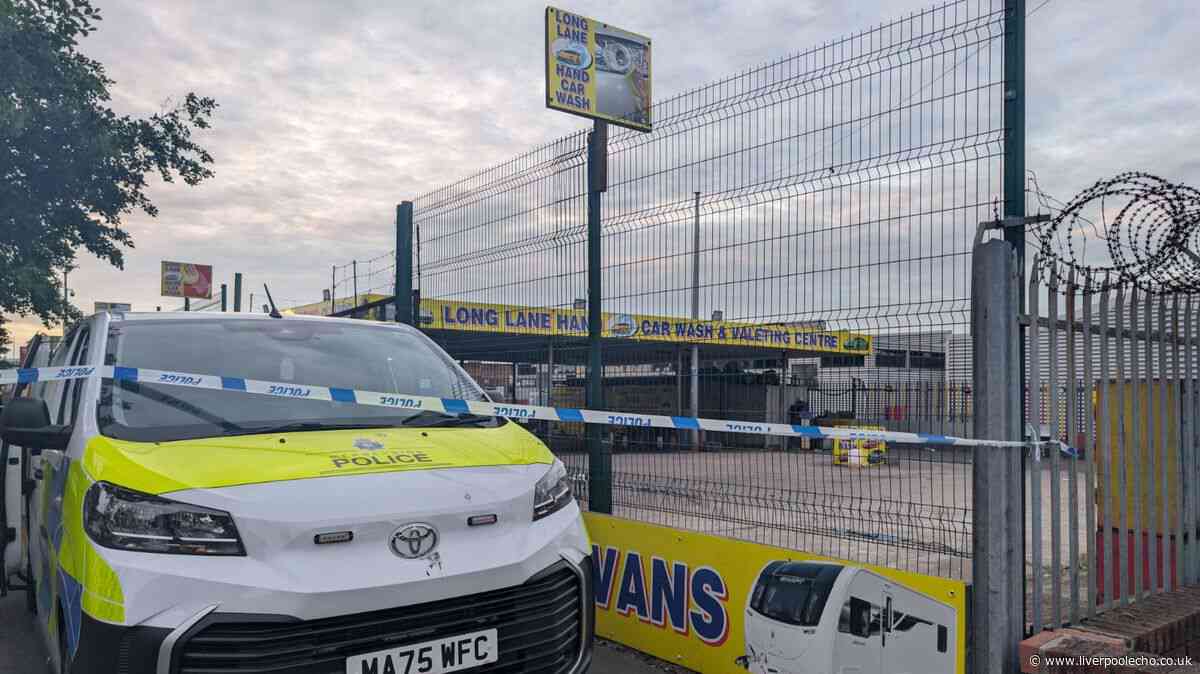Man in serious condition after Long Lane car wash fight