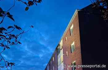 FW Bremerhaven: Feuer in einem Mehrfamilienhaus in der Alten Bürger