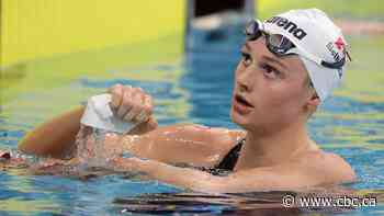 Summer McIntosh breaks women’s 200m butterfly world record at Canadian swim trials