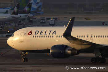 Firework strikes Delta flight landing at Chicago’s Midway Airport