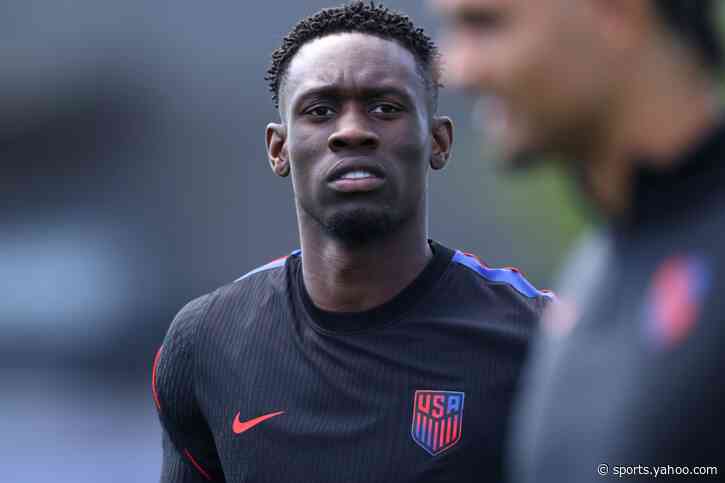 Norway boss tears into Fifa over ‘big mistake’ to overturn Folarin Balogun’s red card at World Cup
