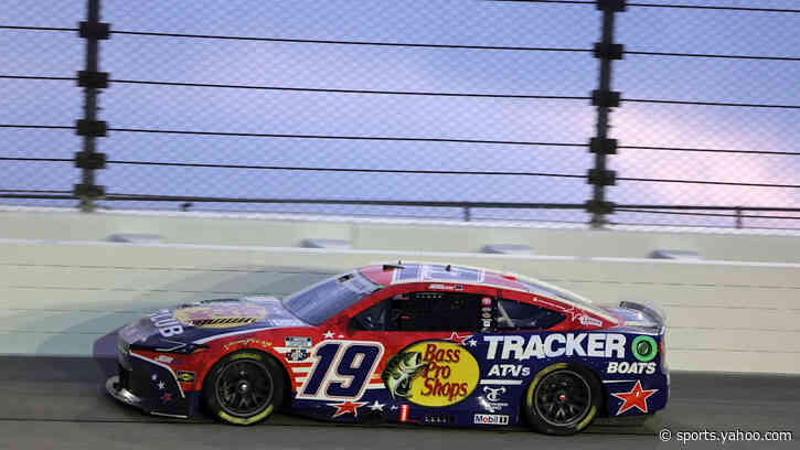 Briscoe holds off Bell in NASCAR’s return to Chicagoland Speedway